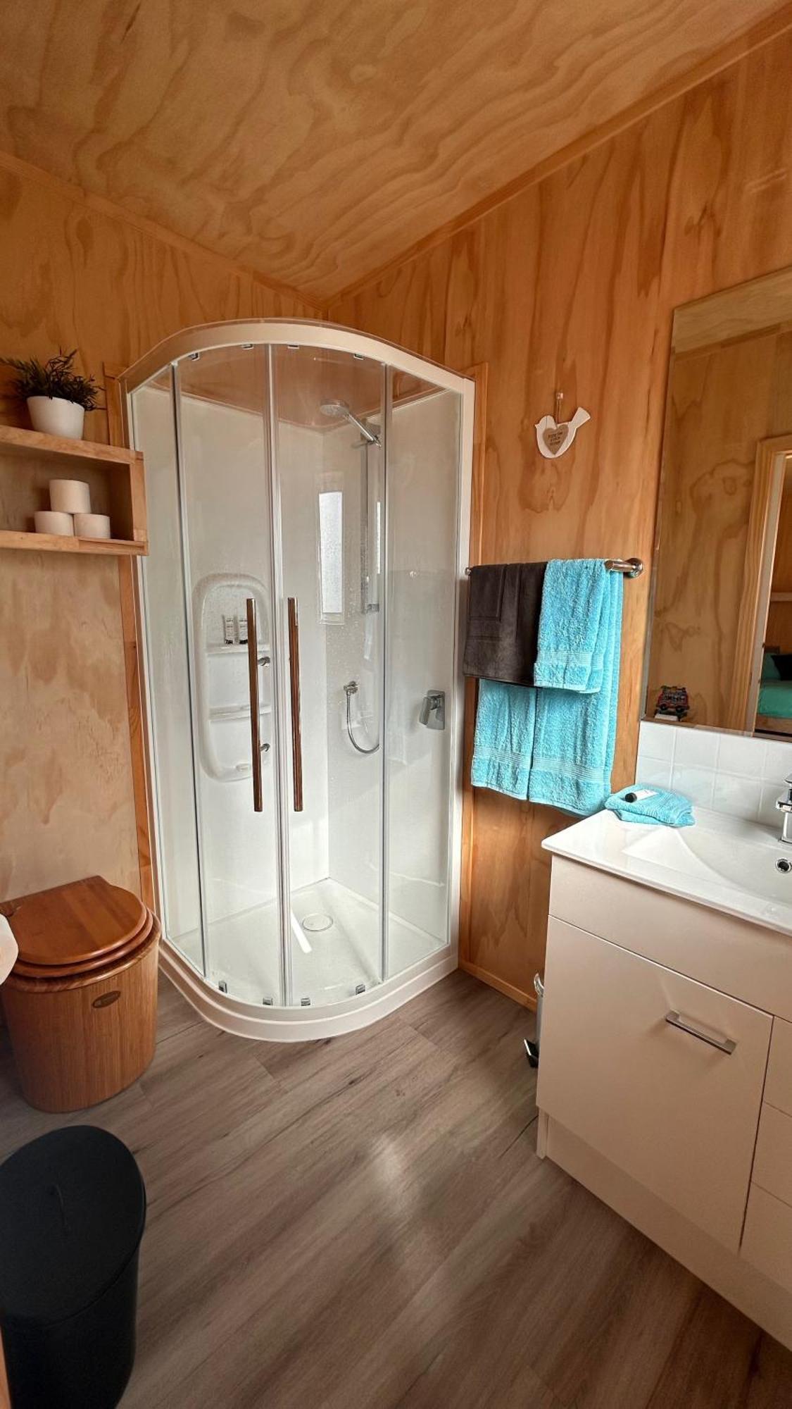 Cosy Tiny Container Cabin Carterton Exterior photo